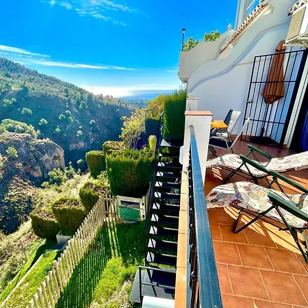 Axarquia , Frigiliana, Terraza Privada Con Vistas A La Montana Rio Y Al Mar *
