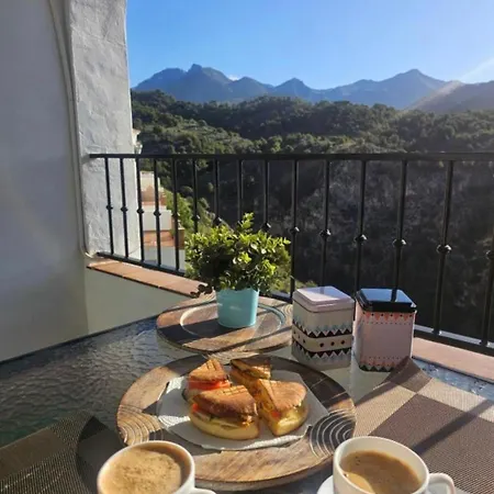 아파트 Axarquia , Frigiliana, Terraza Privada Con Vistas A La Montana Rio Y Al Mar *